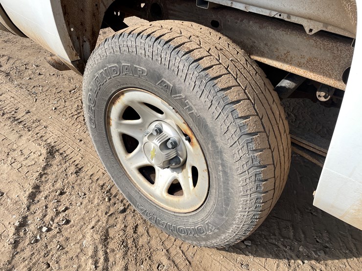 #1474-•-2014-chevy-silverado-pickup-truck-(has-mn-title)-image-12