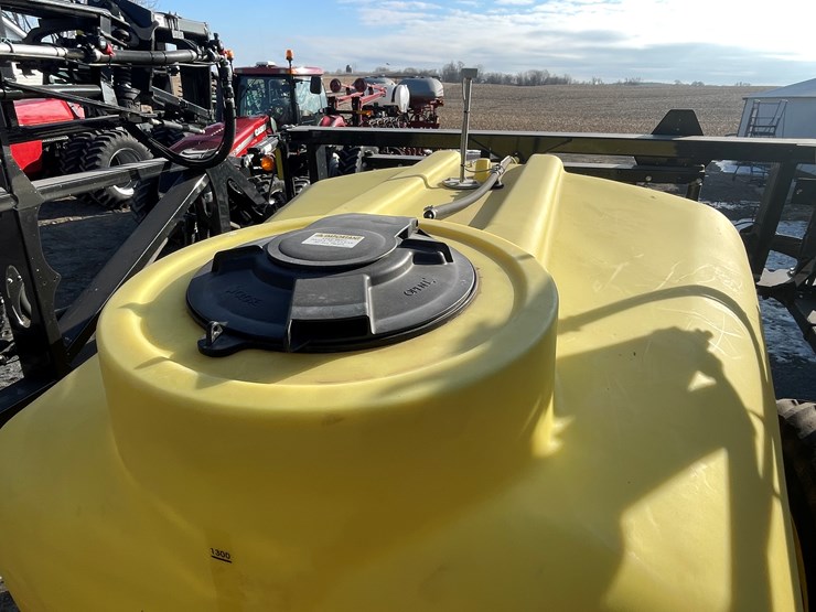 #106-•-fast-9613ft-pull-behind-sprayer-(one-owner)-image-20