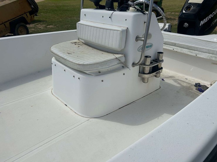 2001-sea-pro-sv1700cc-boat-image-18