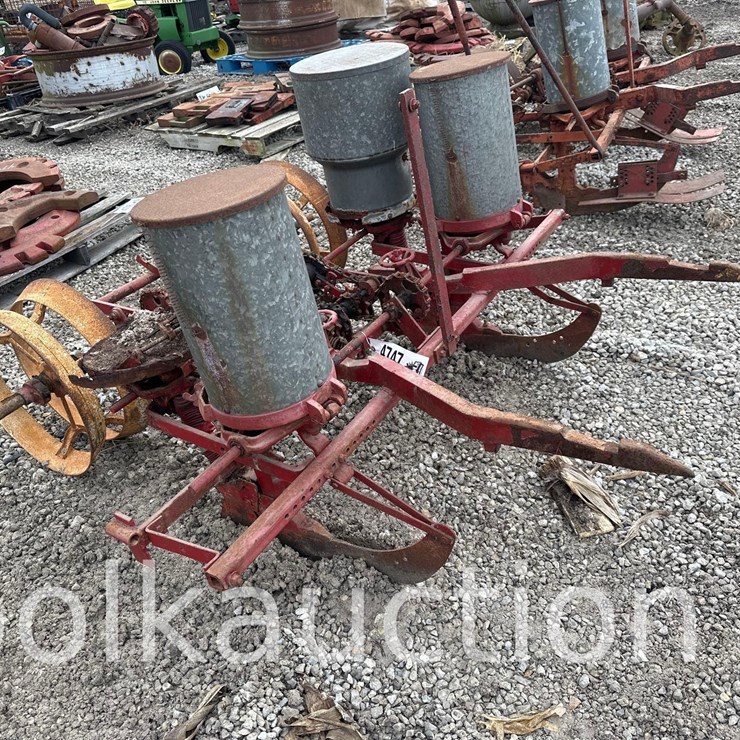 IH FAST HITCH 2 ROW PLANTER (WF)