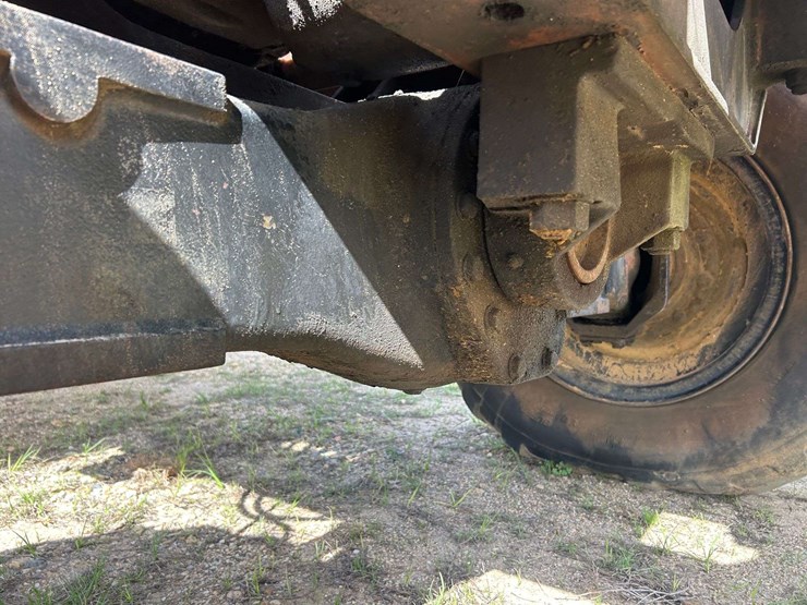 lull-644b-37-image-27