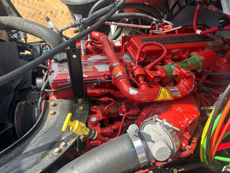 2016-freightliner-m2-106-image-53