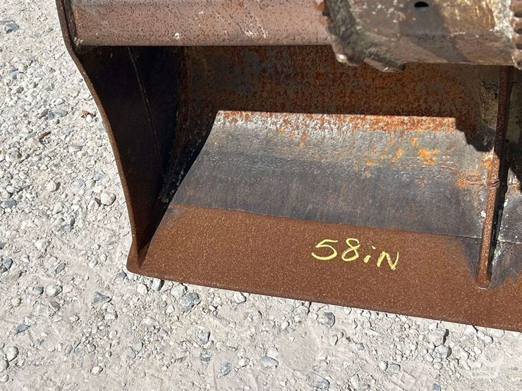 2015-deere-710k-image-23