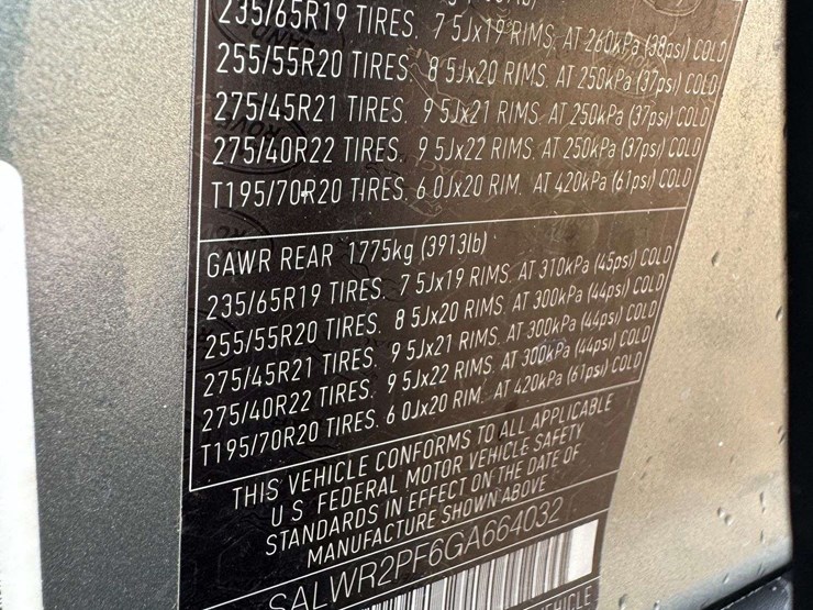 2016-land-rover-range-rover-image-28