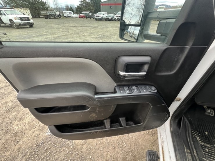 2018-gmc-sierra-2500-image-28