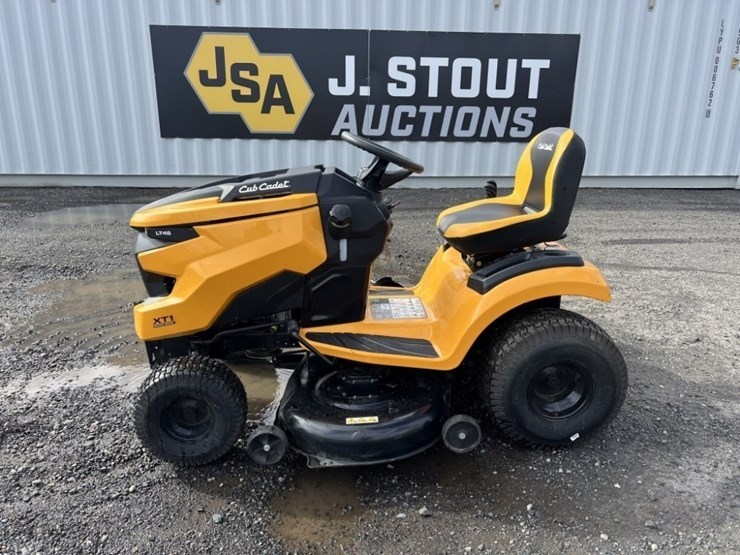 2024-cub-cadet-xt1-lt46-ride-on-mower-image-6