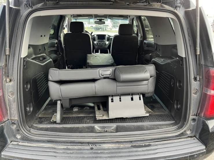 2018-chevrolet-tahoe-image-23