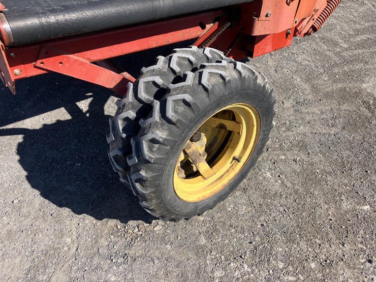 new-holland-166-image-5