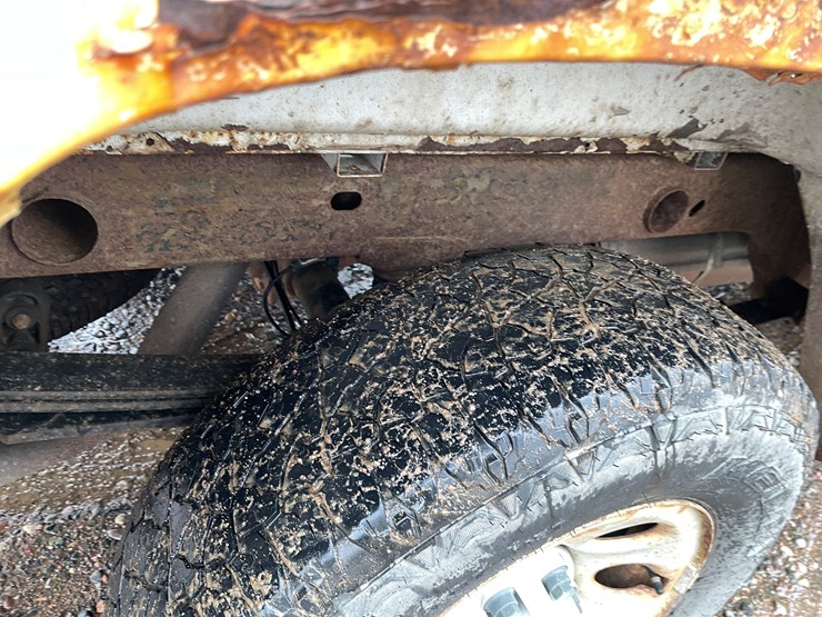 #1476-•-2012-chevy-silverado-pickup-truck-(has-mn-title)-image-13