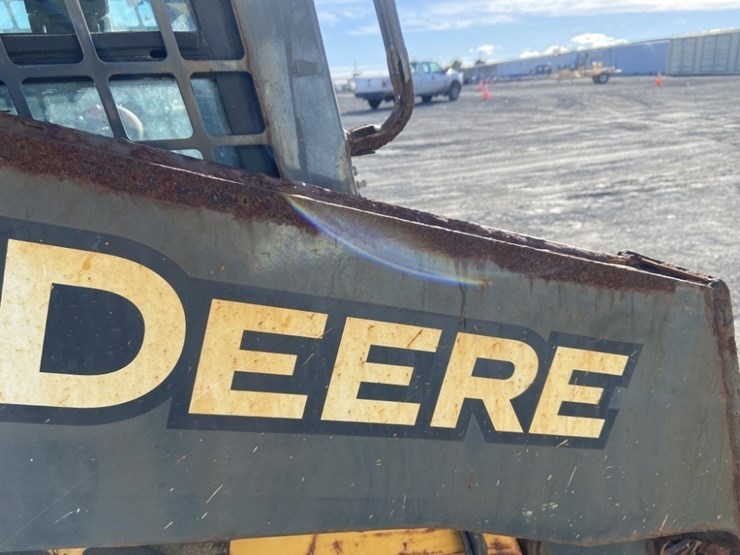 2023-deere-317g-image-18