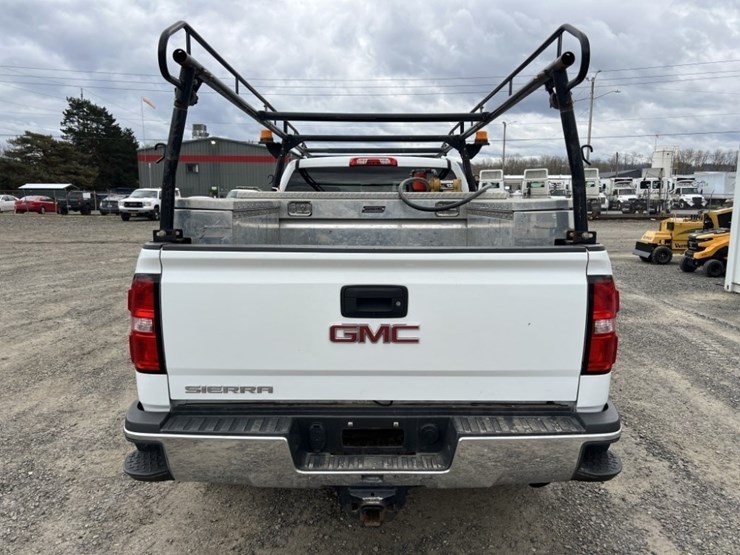 2018-gmc-sierra-2500-image-5
