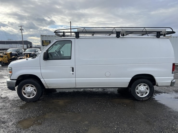 2012-ford-e350-image-7