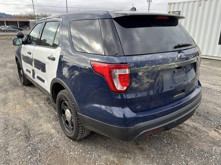 2017-ford-explorer-image-6