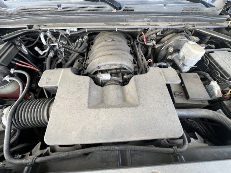 2018-chevrolet-tahoe-image-17