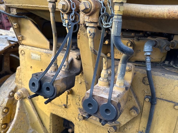 caterpillar-d6-image-14