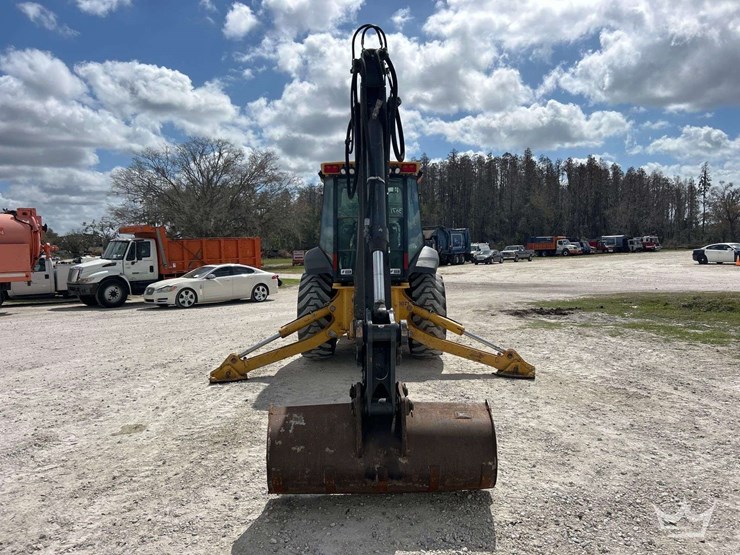 2015-deere-710k-image-33