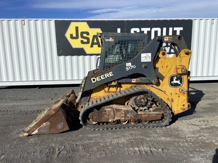 2023-deere-317g-image-2