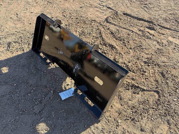 skid-steer-hitch-receiver-image-3