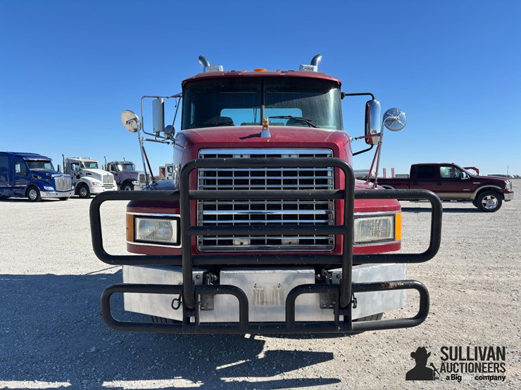 2001-mack-ch613-image-2