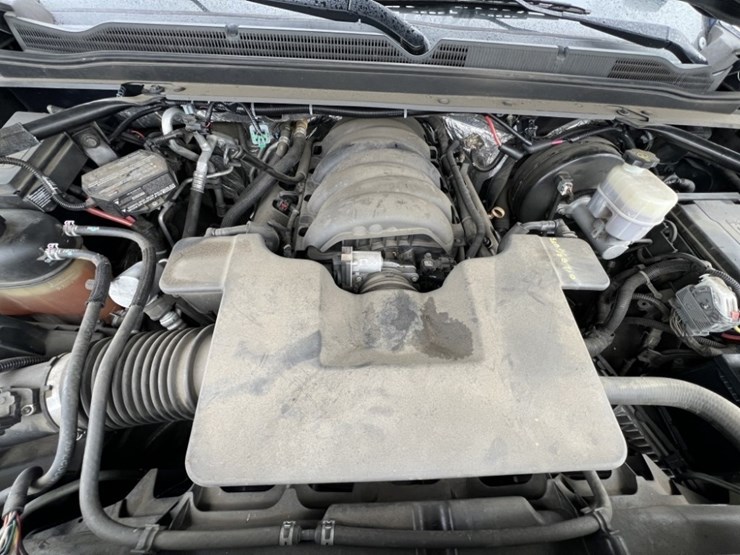 2015-chevrolet-tahoe-image-14