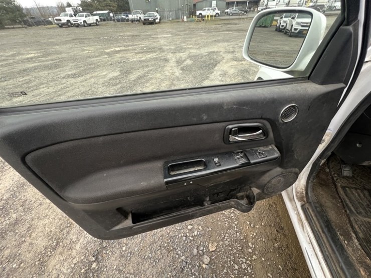 2012-chevrolet-colorado-lt-image-30