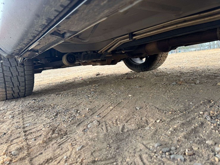 2016-ford-explorer-image-23