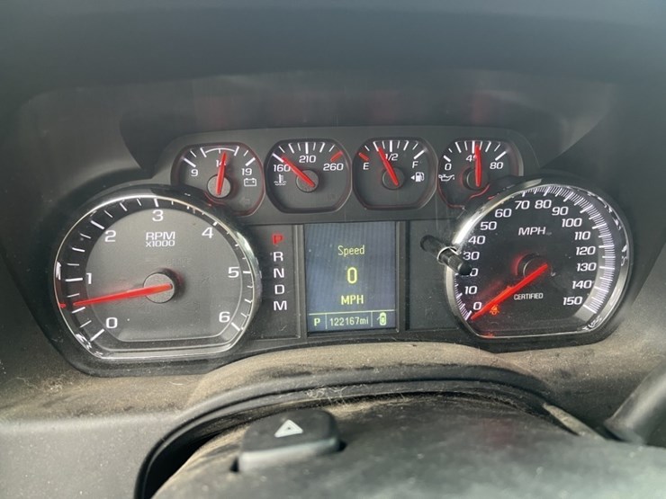 2015-chevrolet-tahoe-image-30