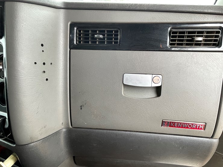 2012-kenworth-t660-image-58