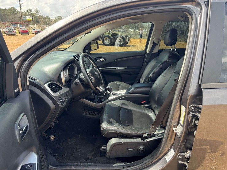 2015-dodge-journey-image-10