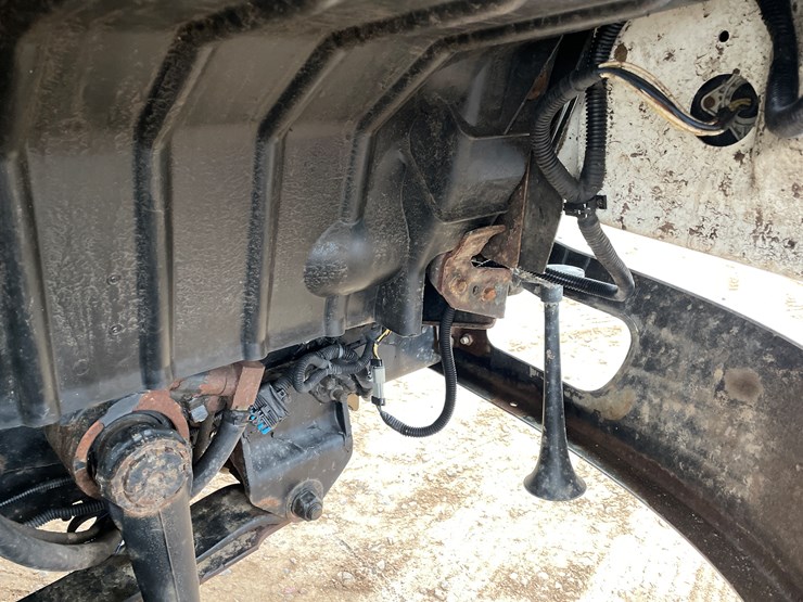 #1037-•-2009-international-navistar-fuel-truck-(has-mn-title)-image-56