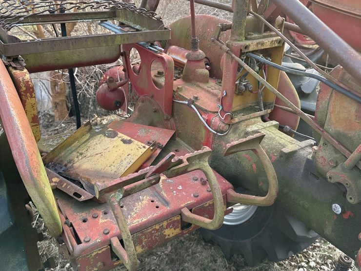 farmall-140-(sn#-26913)-(hess)-image-8