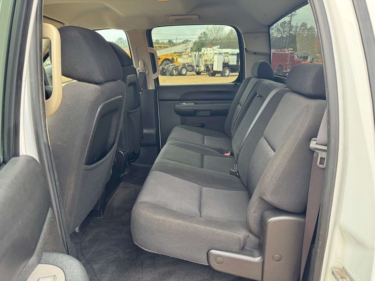 2011-chevrolet-silverado-1500-lt-image-17