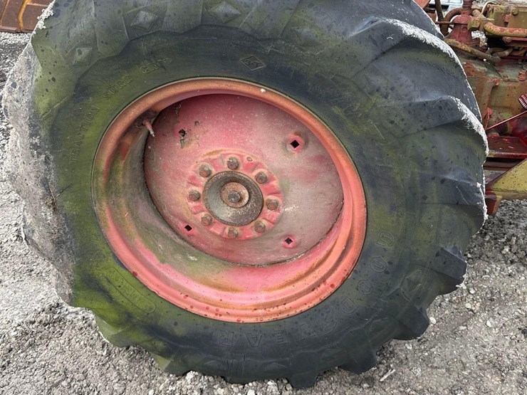 case-ih-340-image-6