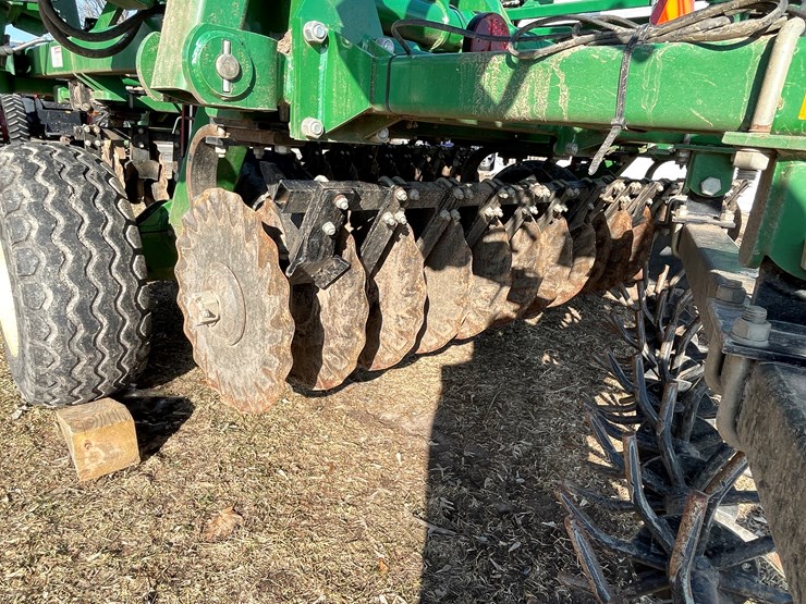 great-plains-2400tm-image-28