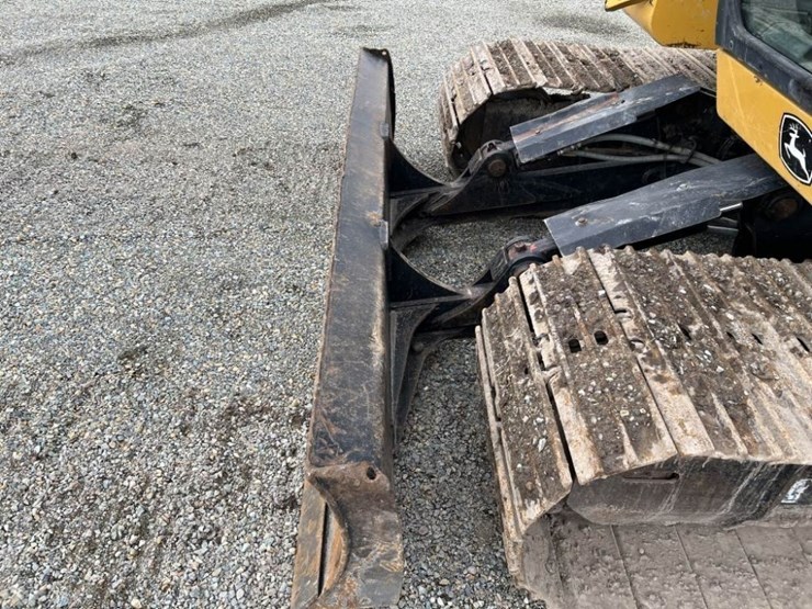 2021-deere-135g-image-18