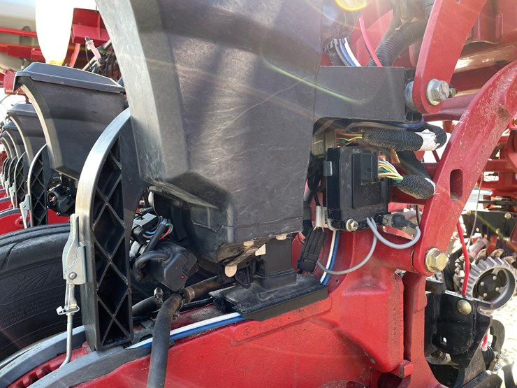 2020-case-ih-2150-image-19
