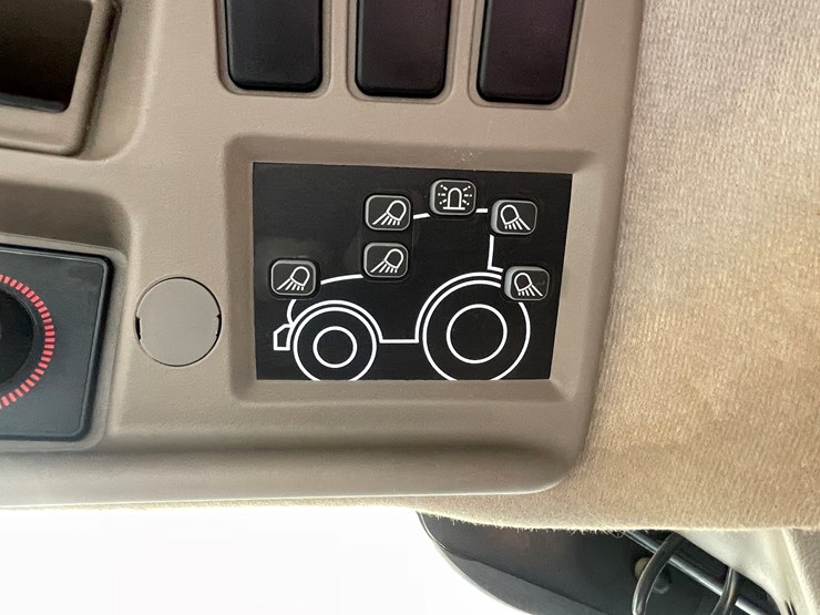 #101-•-case-ih-185-puma-tractor-(2nd-owner)-image-65