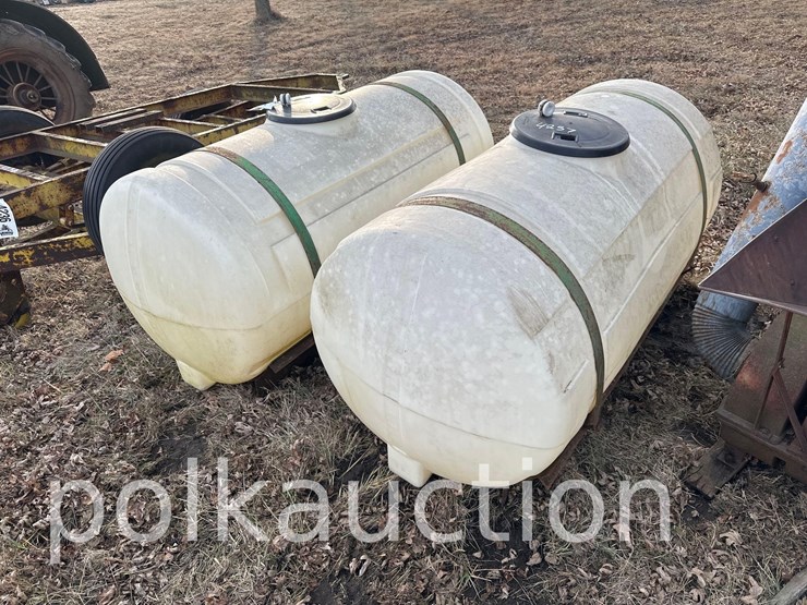 (2)-200-gal.-poly-tanks-(hess)-image-2