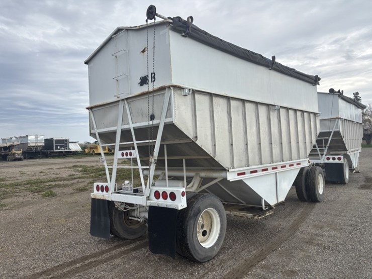 1974-titan-trailer-image-5