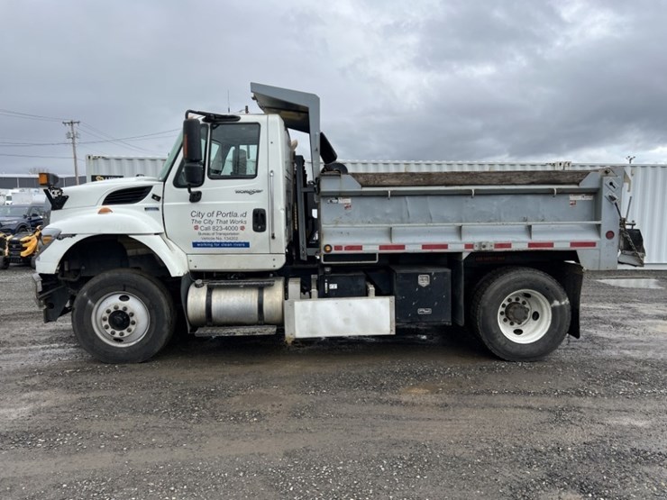 2013-international-7500-s/a-dump-truck-image-7
