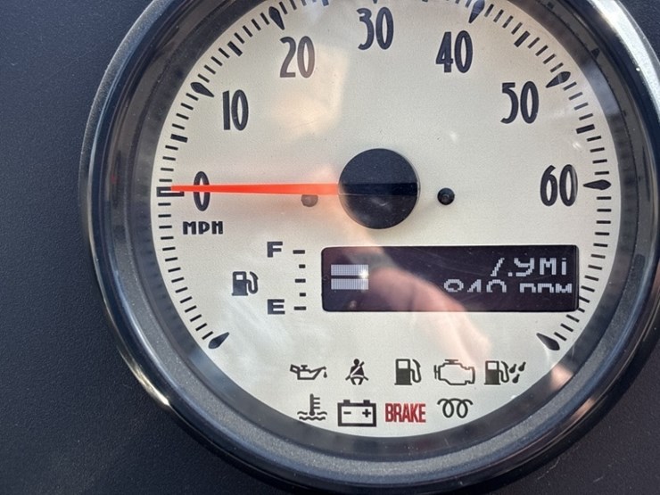 2022-mahindra-roxor-4x4-utility-cart-image-18