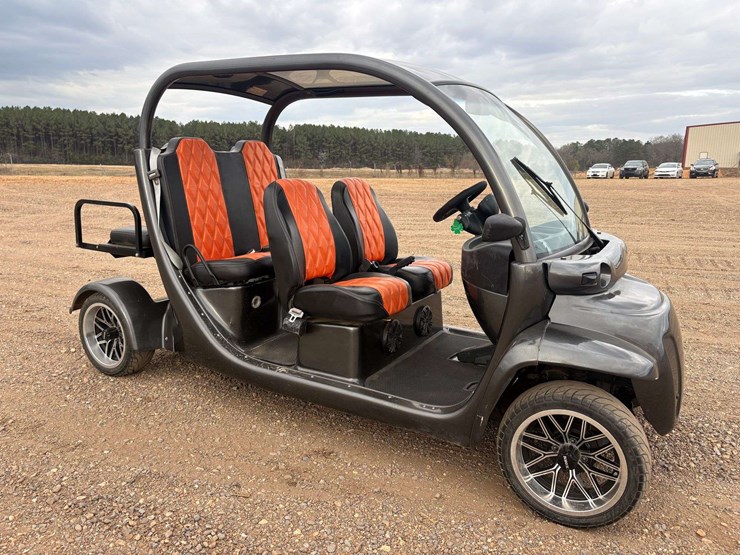 2002-gem-6-seater-72-volt-golf-cart-image-4