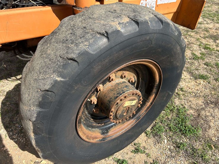 lull-644b-37-image-35