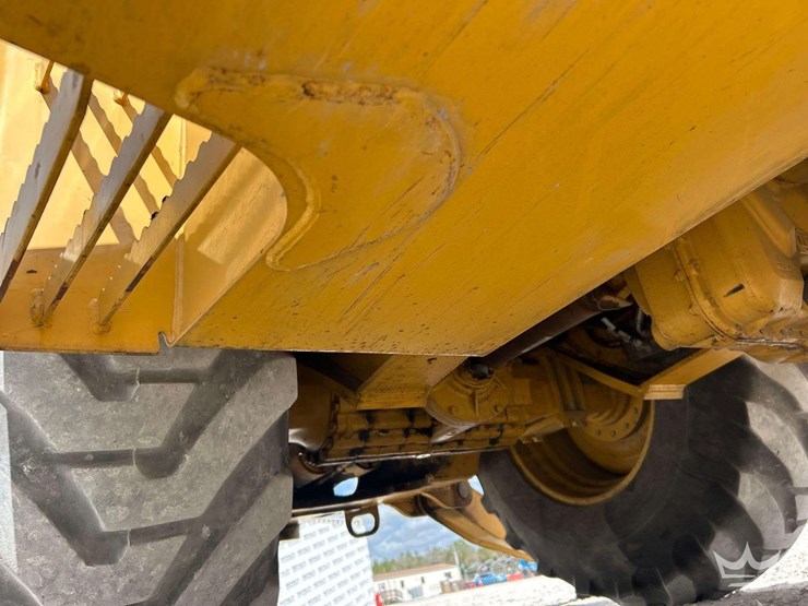 2015-deere-710k-image-29