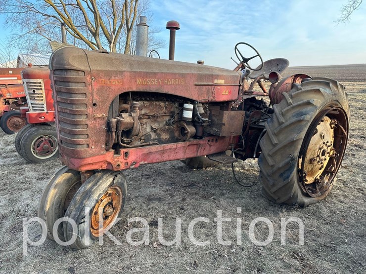 massey-ferguson-444-image-1