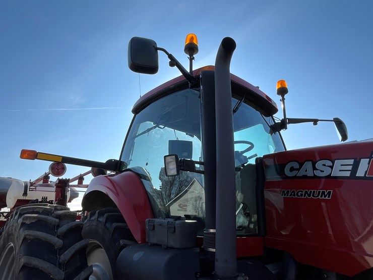 case-ih-magnum-315-image-47