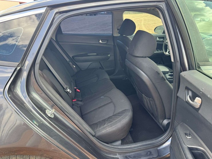 2018-kia-optima-fe-4-door-sedan---170,128-miles-image-16