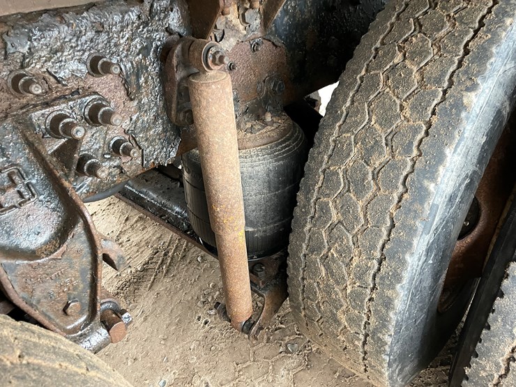 #1037-•-2009-international-navistar-fuel-truck-(has-mn-title)-image-46