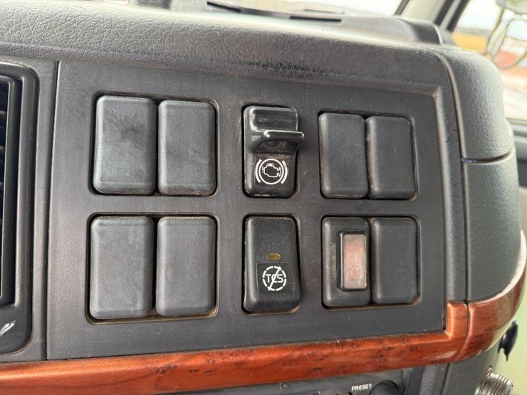 #280-•-lot-280-image-66