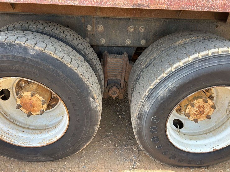 1995-mack-rd688-image-16